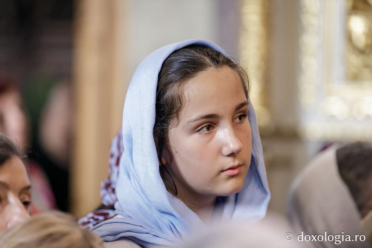 Credincioși participanți la Sfânta Liturghie / foto: Oana Nechifor